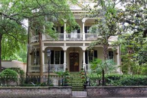 Read more about the article How to Properly Restore A Historic Home